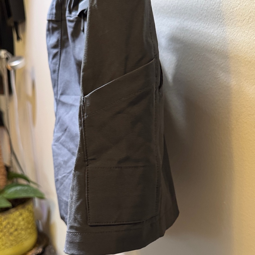 Field & Stream Women's Charcoal Athletic Shorts - Picture 6 of 6